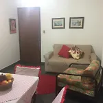 Apto. No terreo Enseada Ubatuba com piscina p/ 5 pessoas