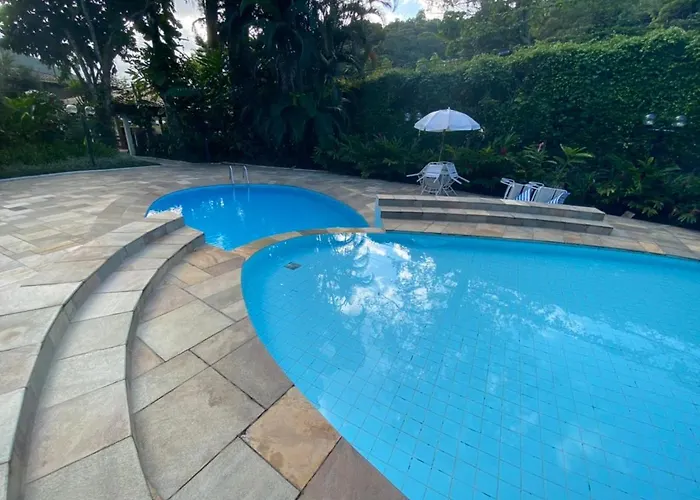 Apto. No terreo Enseada Ubatuba com piscina p/ 5 pessoas